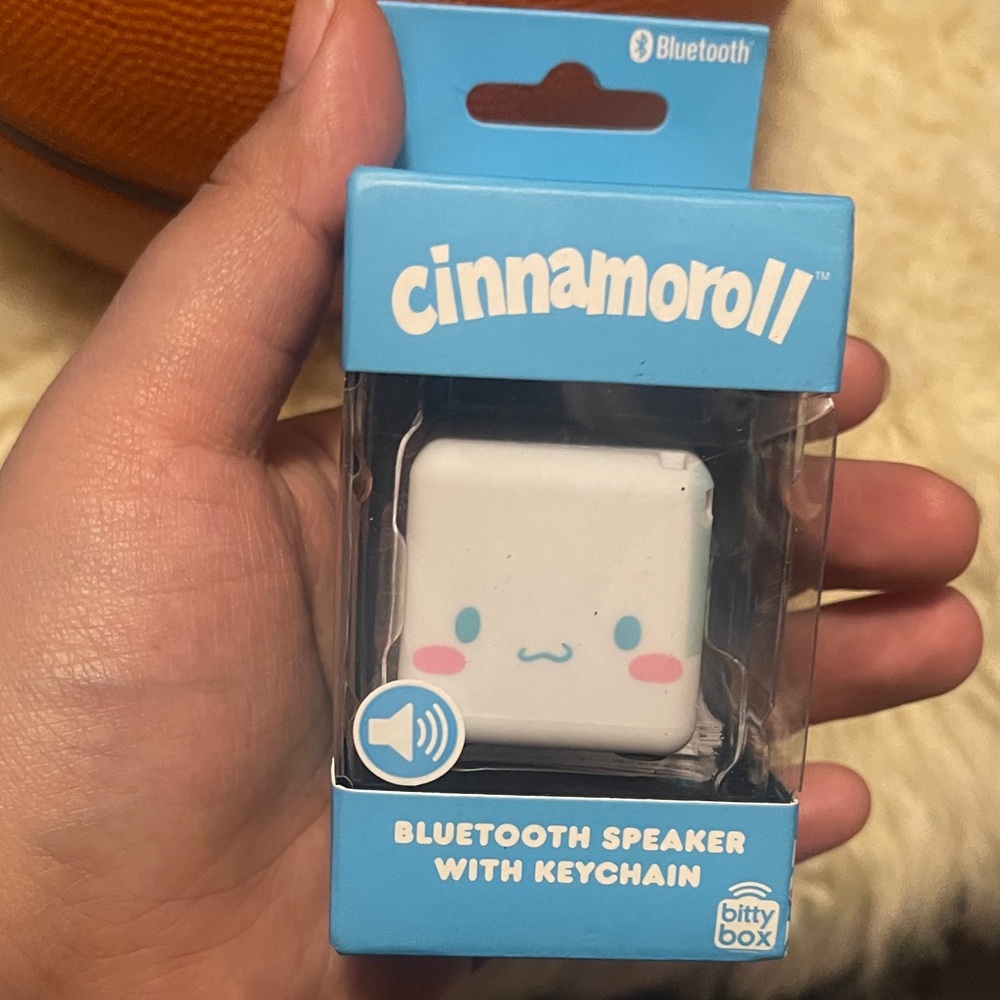 Bluetooth Speaker Keychain - White